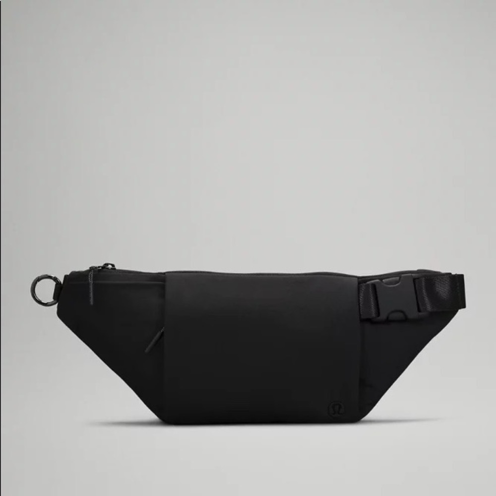 Lululemon Multi-Pocket Belt Bag